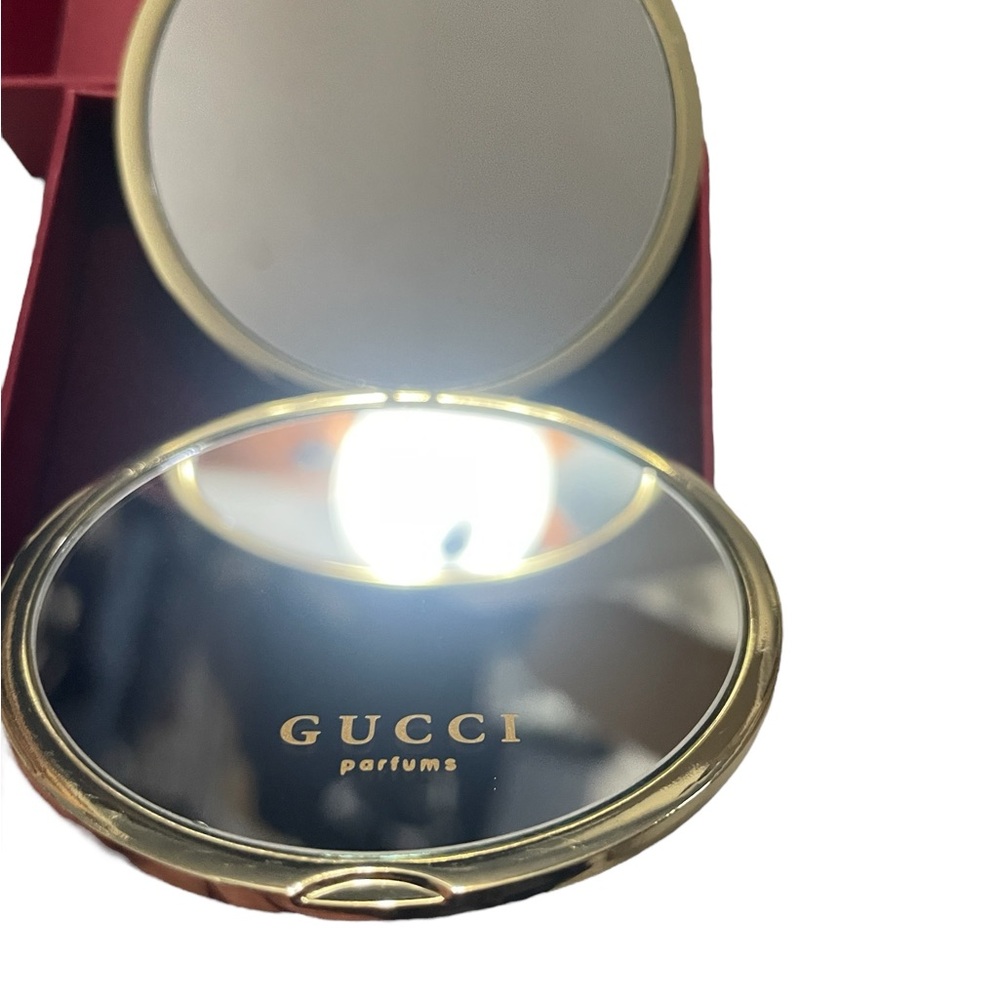 NEW in Box Gucci VIP Metal Gold Compact Mirror- One Side w/Magnification - Picture 10 of 10
